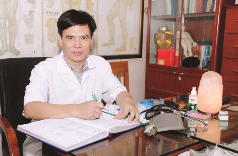 Lương y Phạm Ngọc Khánh – Chuyên gia hàng đầu về chữa suy giãn tĩnh mạch chi